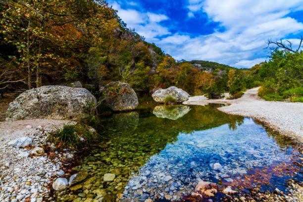 River Access W Hot Tub, Grill, Wifi, & Fire Pit! Lost City 外观 照片