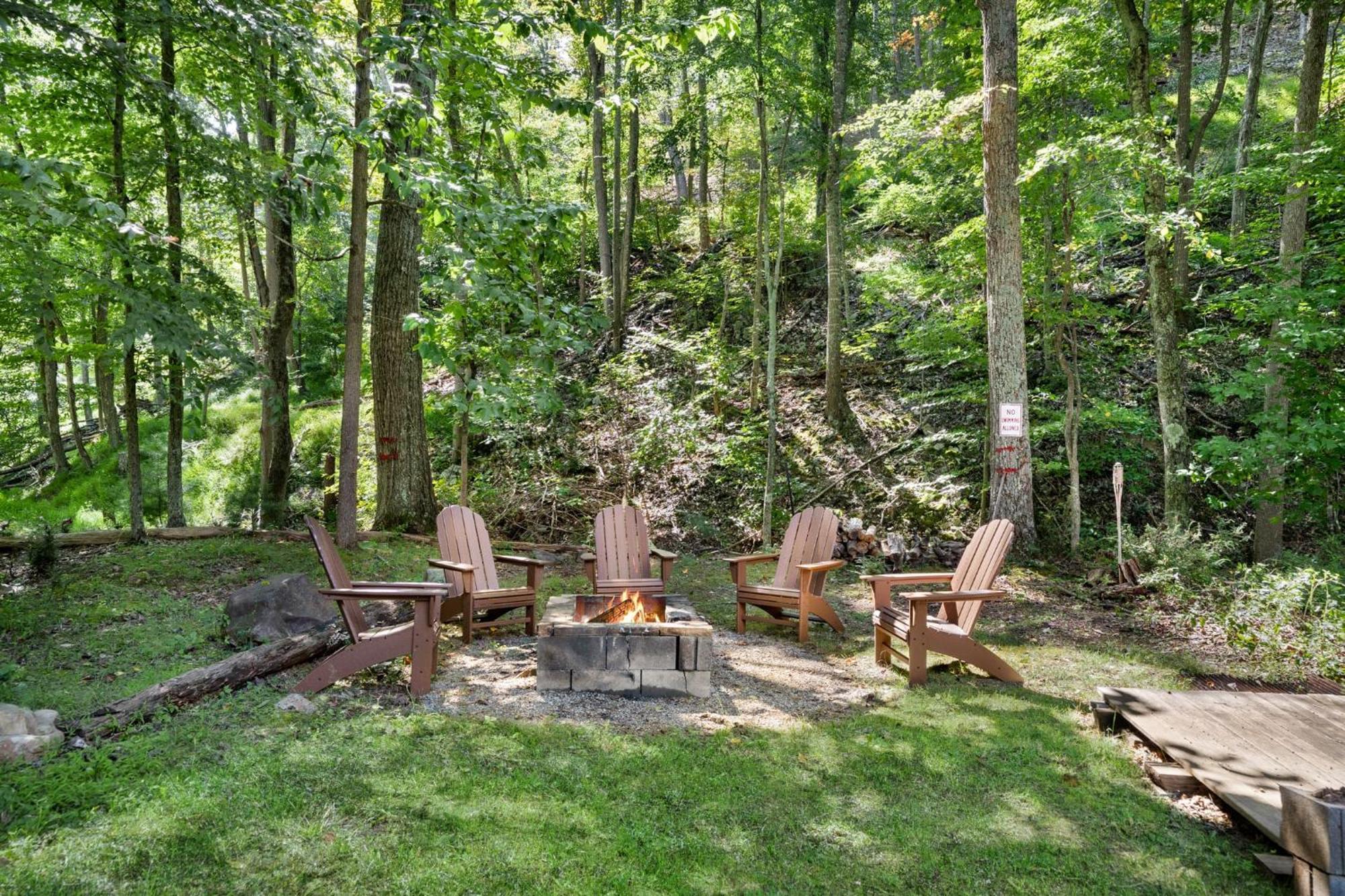 River Access W Hot Tub, Grill, Wifi, & Fire Pit! Lost City 外观 照片